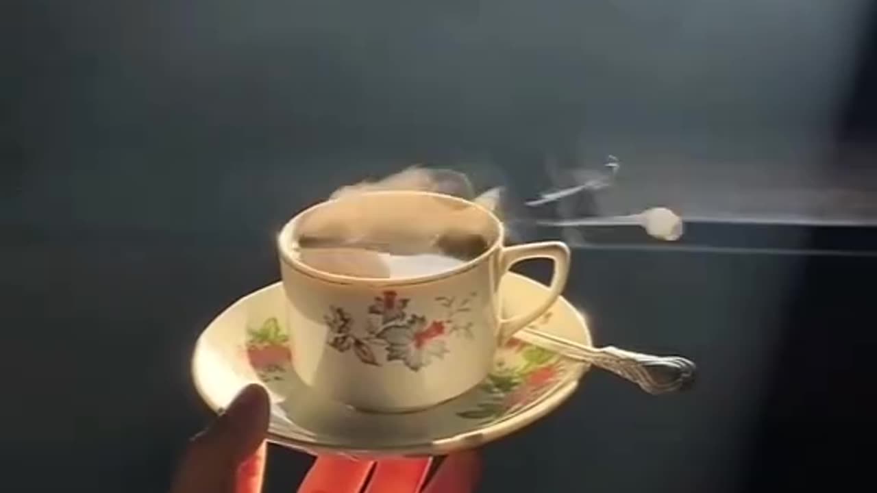 Menikmati secangkir kopi