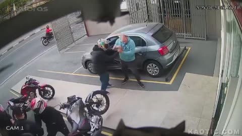 Robbers On Two Motorcycles Try To Rob Another Biker And An Off-Duty Military Officer