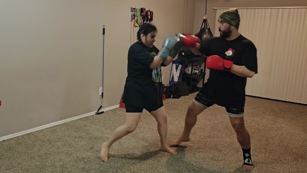 Wife tries SPARRING husband