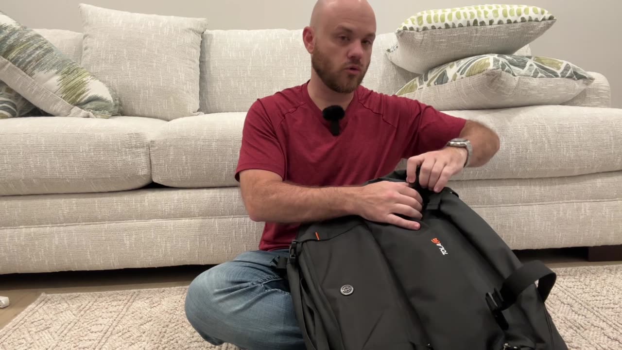 Review : Tolaccea Travel Backpack with Garment Bag