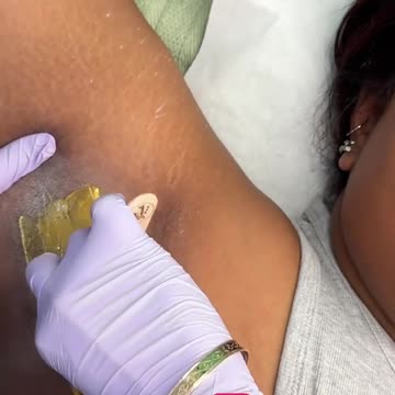 Underarm Waxing in Canada Using Sexy Smooth Golden Allure Hard Wax | @Tays.Aesthetics Review