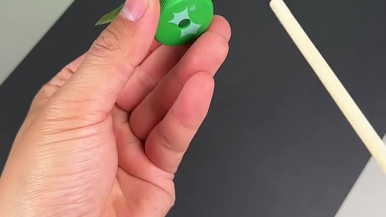 "🌀 DIY Fan Made from an Empty Cold Drink Bottle! ♻️😲"