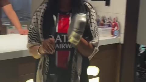 Palestine is now free after this bunghole went into Burger King to clang on a pot