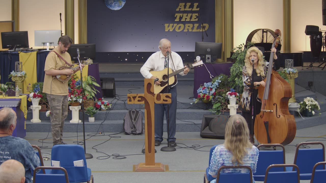 Freddy Clark Family Singing & Playing