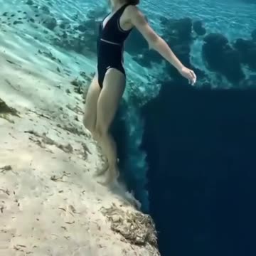 The person with the monofin💖 Mermaids are the best 💖