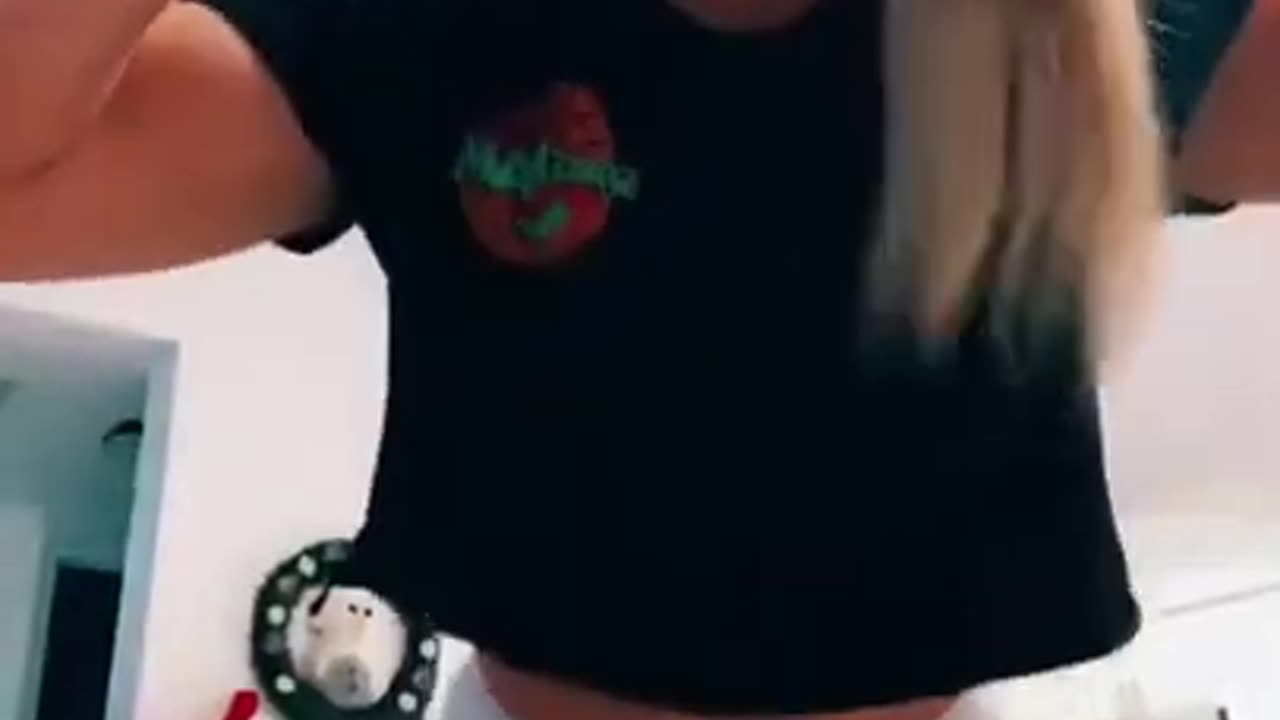 TikTok bop Challenge 🍎