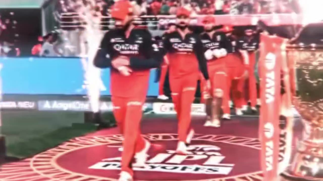 RCB ko cup uthate hue dekhna dream hai