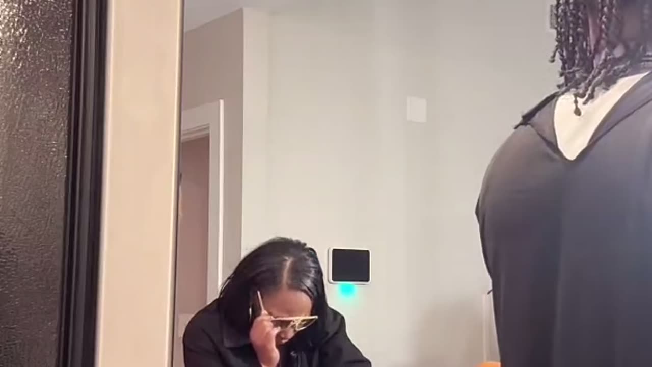 #BigoClip2 21 EYE IS DAMAGED BAD AND SHE'S STILL DOING MAJ SHOW