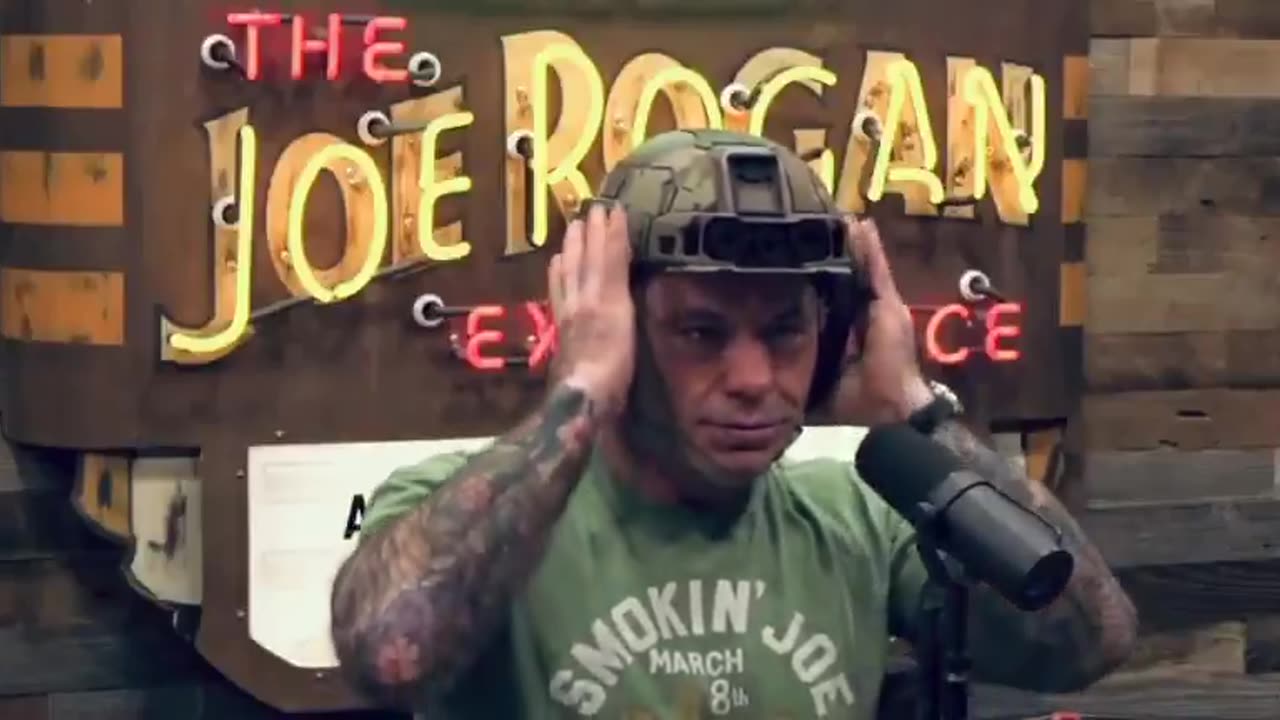Joe Rogan tests out EagleEye, an AI combat helmet that basically gives soldiers AI teammates.