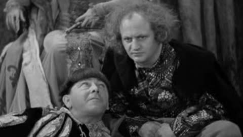 E6. Restless Knights - Curly Howard Era - 1935