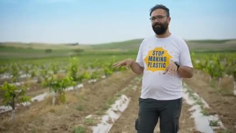 Plastic People (Documentary, 2024)