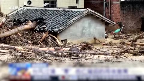 Evacuations as heavy rain in southern China brings flooding