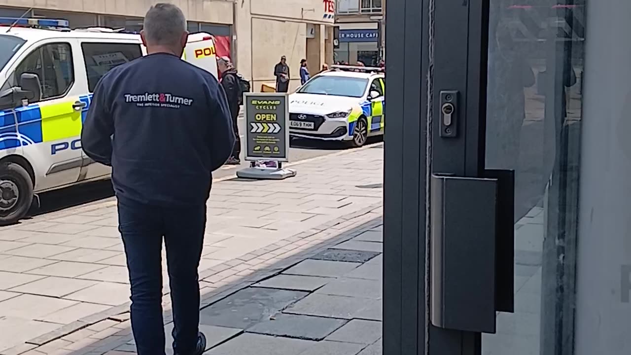 A woman was looking for me saying she worked with me.