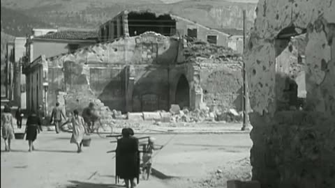 BOMB DAMAGE IN HARBOR & CITY. PALE... - BOMB DAMAGE IN HARBOR & CITY. PALERMO, SICILY - 428-npc-1913