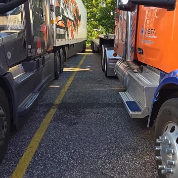 crooked or not #ourtruckinglife #truckesvlogs #truckdrivers #reallifetruckers #trucking
