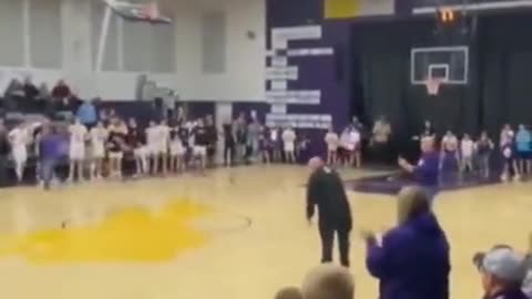 KID NEEDS TO MAKE FOUR BUCKETS TO WIN 💲10,000