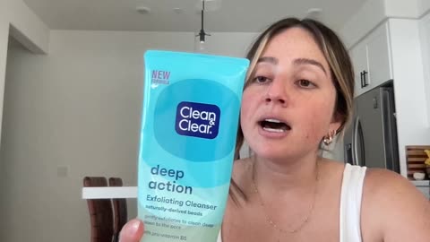 Clean & Clear Deep Action Cleanser – Oil-Free Face Wash for Smooth, Hydrated, Glowing Skin!