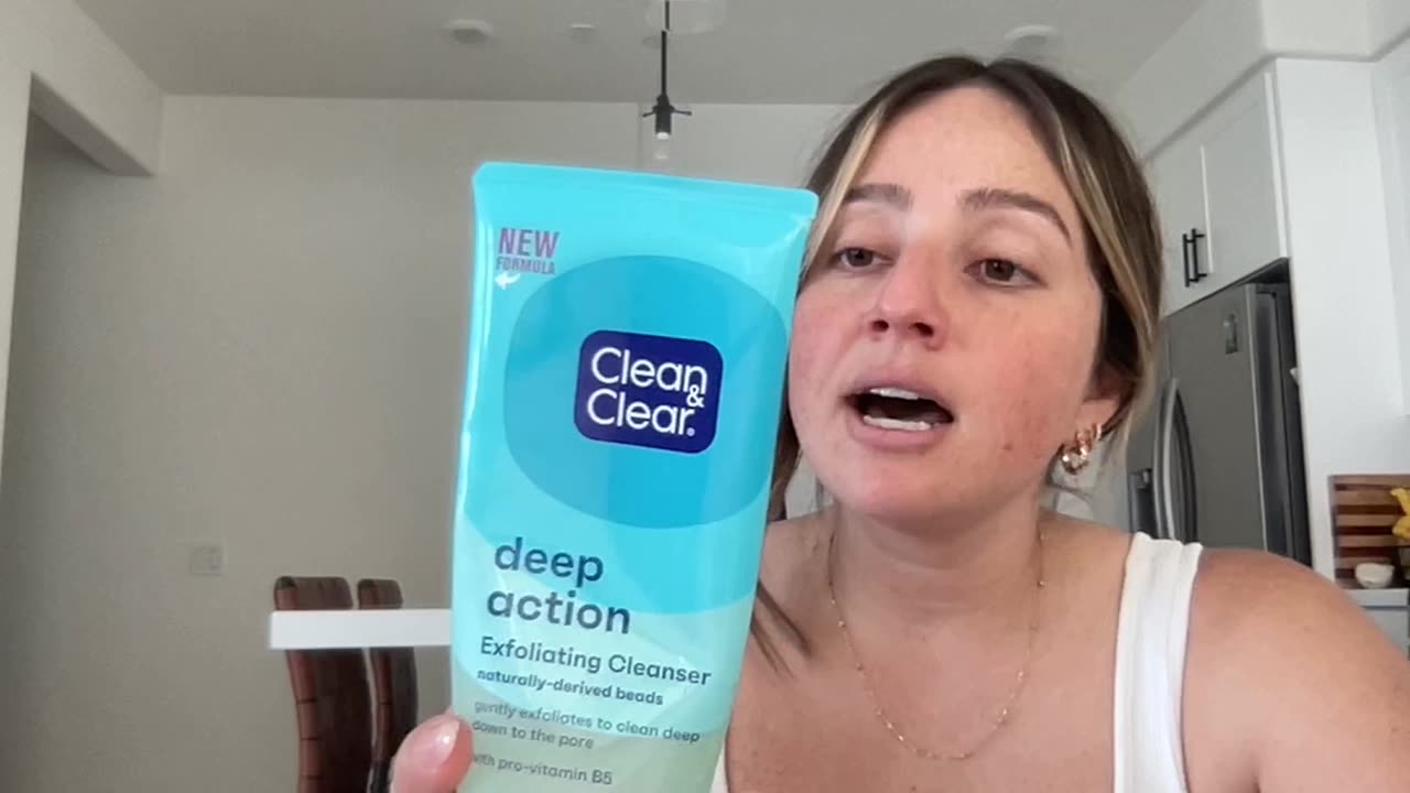 Clean & Clear Deep Action Cleanser – Oil-Free Face Wash for Smooth, Hydrated, Glowing Skin!