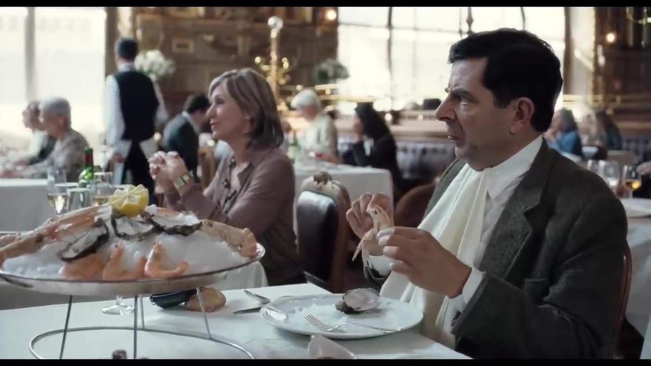 Mr. Bean's Holiday | A Parisian Seafood Nightmare