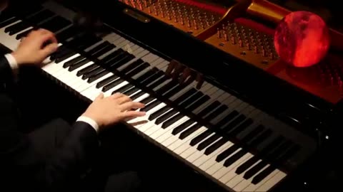 "Attack on Titan - YouSeeBIGGIRL / Apple Seed (Piano Solo)"
