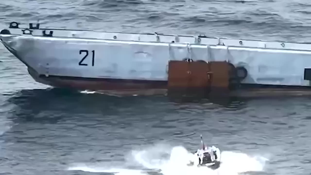 🇫🇷🚤 A new naval drone successfully tested by the French. During the exercises