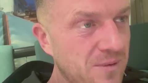 Tommy Robinson DETAINED in Bogotá, Colombia Airport! #tommyrobinson #freespeech