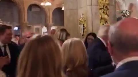 US President Trump & Elon Musk dine following capture of Venezuelan President Maduro.