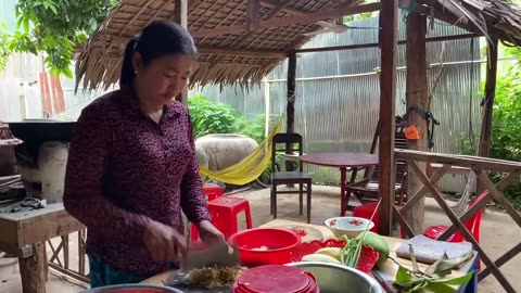 Pick Mango For Mommy - Mommy And Grandmother Prepare Food For Family