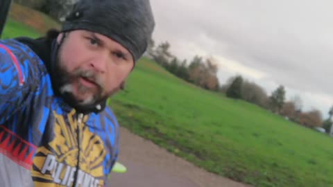 « En mode Bee Hive : avance fort, brille fort. Qui a la référence ? »