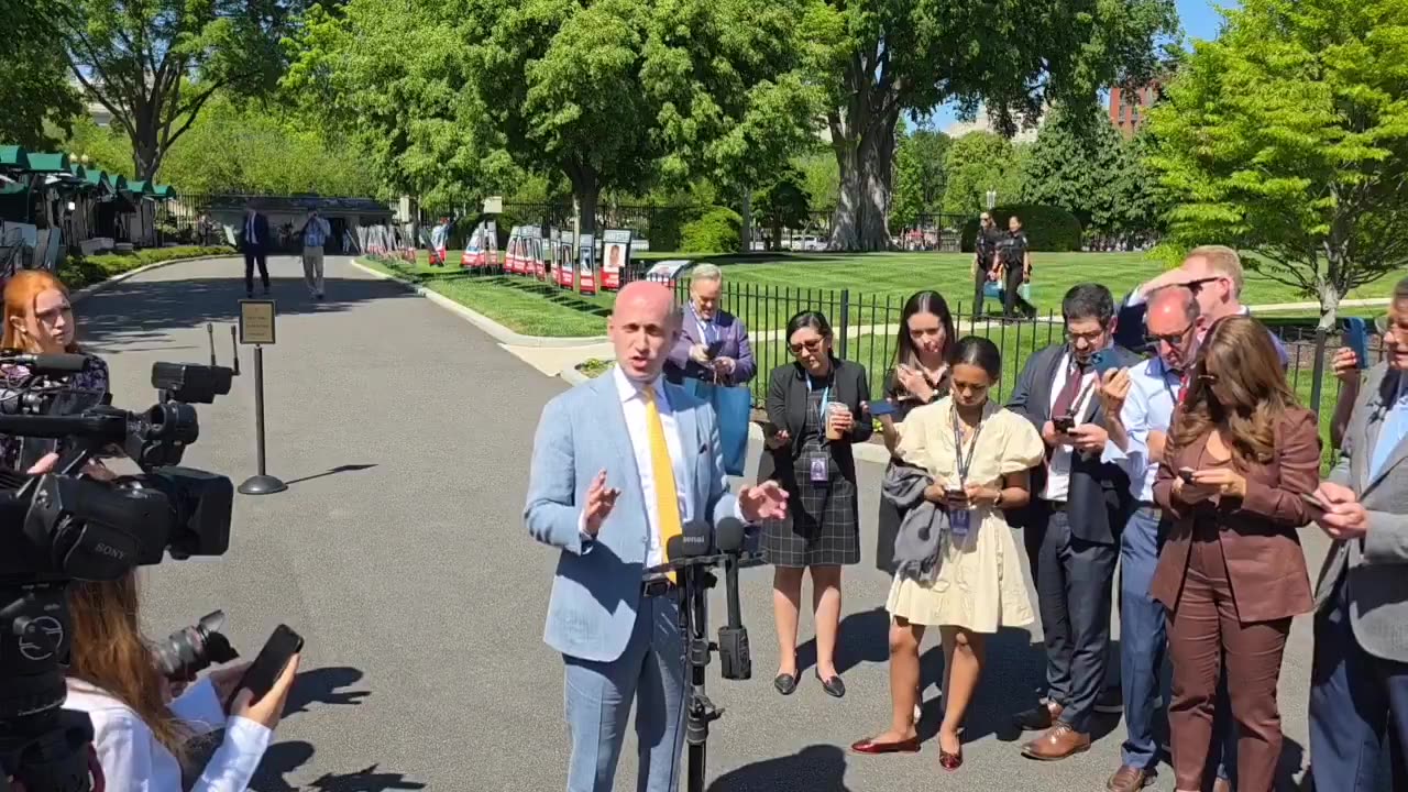 Stephen Miller slams Gov. Pritzker