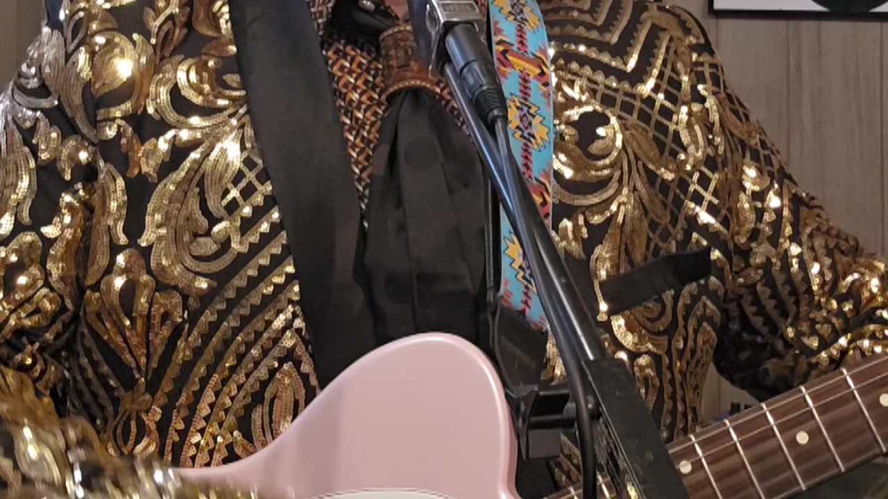 cover of The Beeds - Run to her.