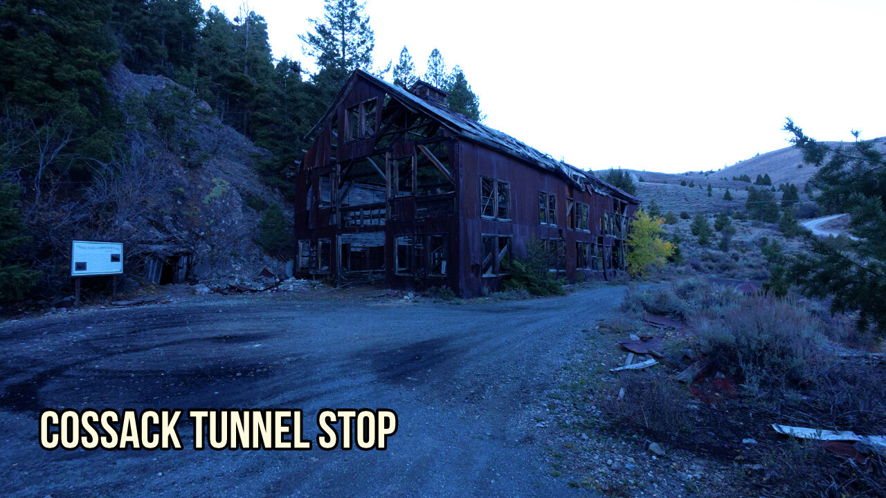 Exploring a Spooky Abandoned Building in Idaho!