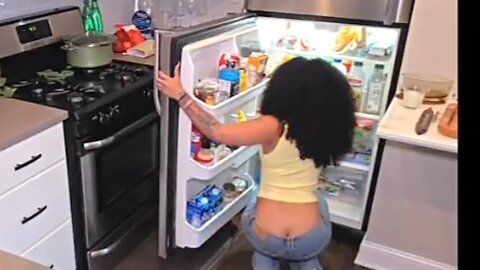 Streamer girl cake peak