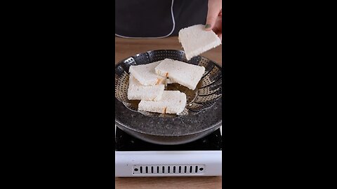 Everyone is cooking bread like this, after seeing this genius idea #cooking #Recipe #EasyRecipe