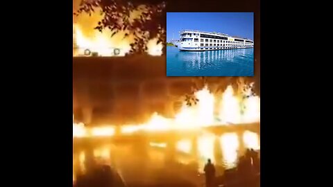 Incendio destruye un barco por completo con 220 pasajeros a bordo