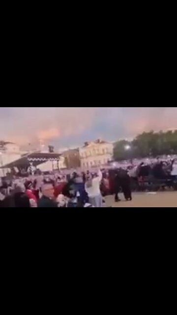 Mass protests in the UK - "Kier Starmer's a WANKER!"