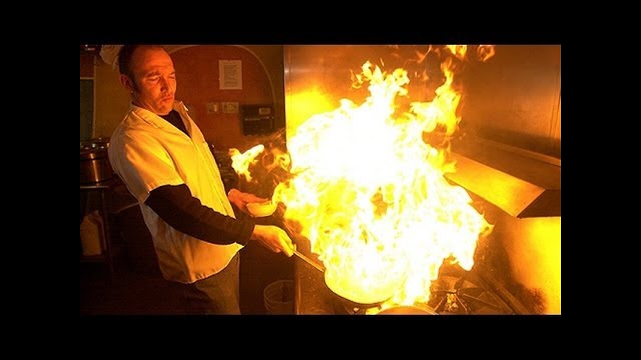 Making pancakes can be tough - Fail compilation