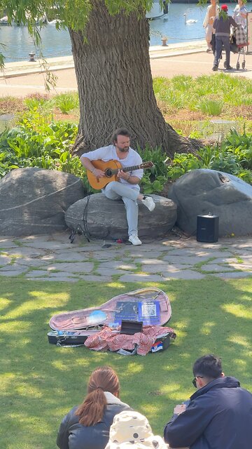 Toronto Music Garden and street Performer