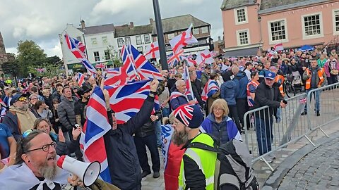 Special Guests Chris and Maxine from Cumbria Action join the show!