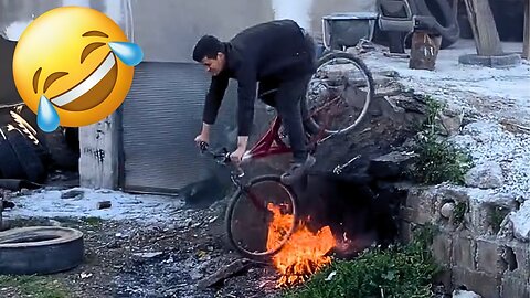TRY NOT TO LAUGH 🤣🤣 Best Funny Videos compilation - Fails & Hilarious Moments 😂 P14 - Funny 4D