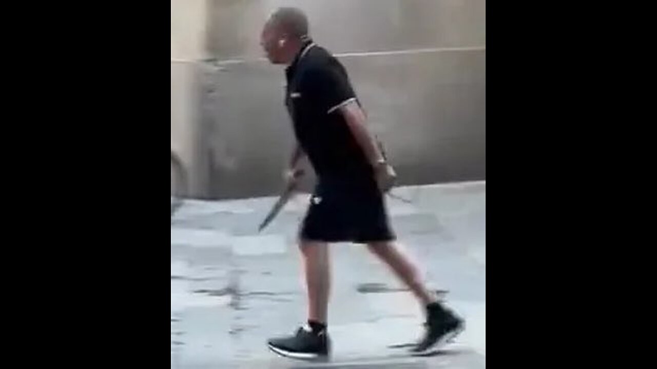 Usual knife-wielding suspect hunts Spaniards in Barcelona, ​​wounding at least one.