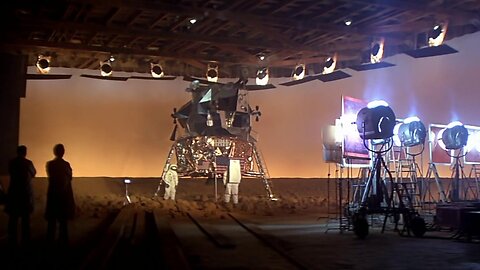 Capricorn One-Elliott Gould, James Brolin, Brenda Vaccaro-1978 IMDb 6.8/10