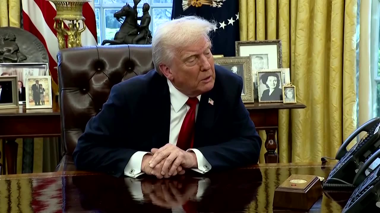 Trump, ratcheting up trade war, presses ahead with auto tariffs