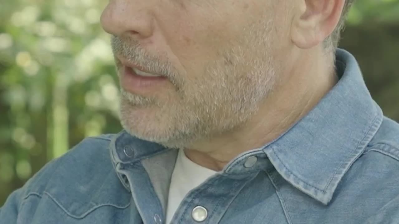 NEW - Hunter Biden explains the difference between crack and cocaine