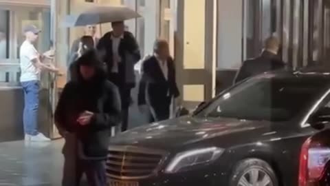 Enviado especial de Trump pasó una hora en la embajada de EE.UU. en Moscú