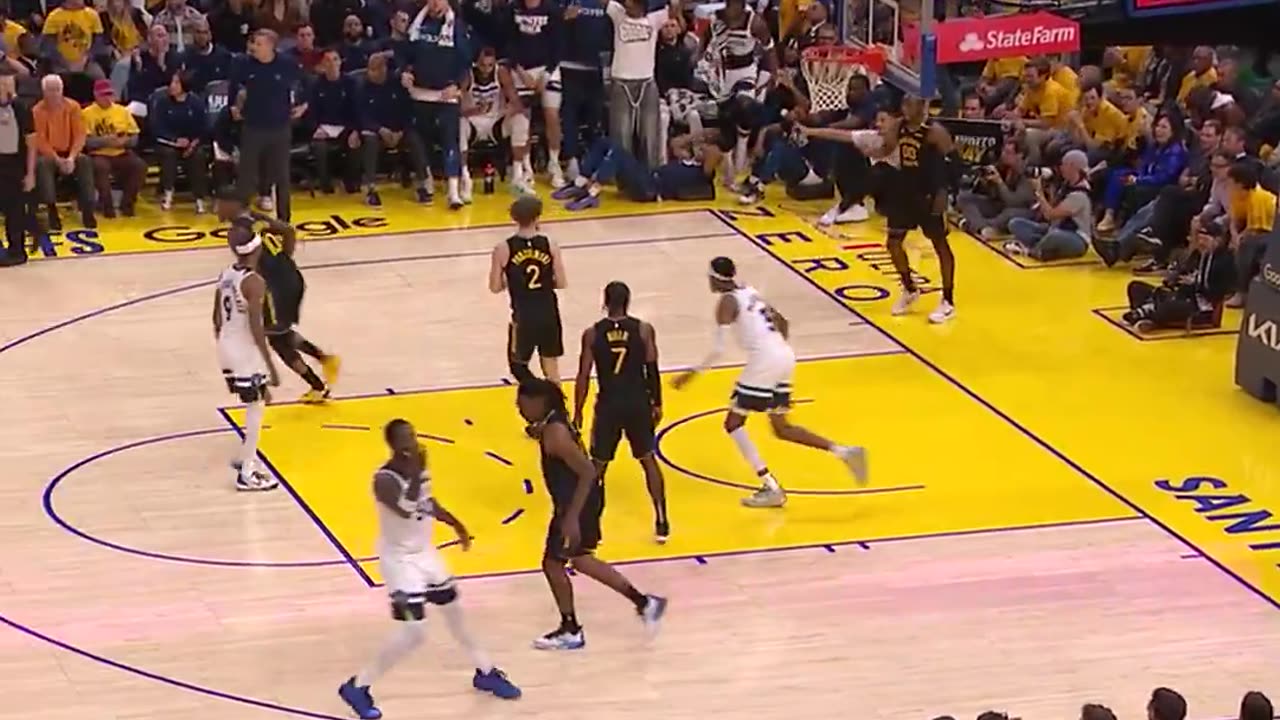 NBA - Naz Reid triple. Julius Randle triple 🪣