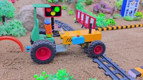 DIY Mini Smart Traffic Lights for Model Trains – Tractor-Powered Engineering Project