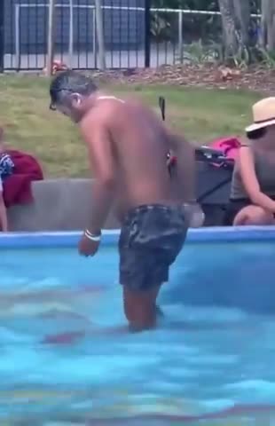 PAJEET WASHING HIS ASS IN THE CHILDRENS PUBLIC POOL