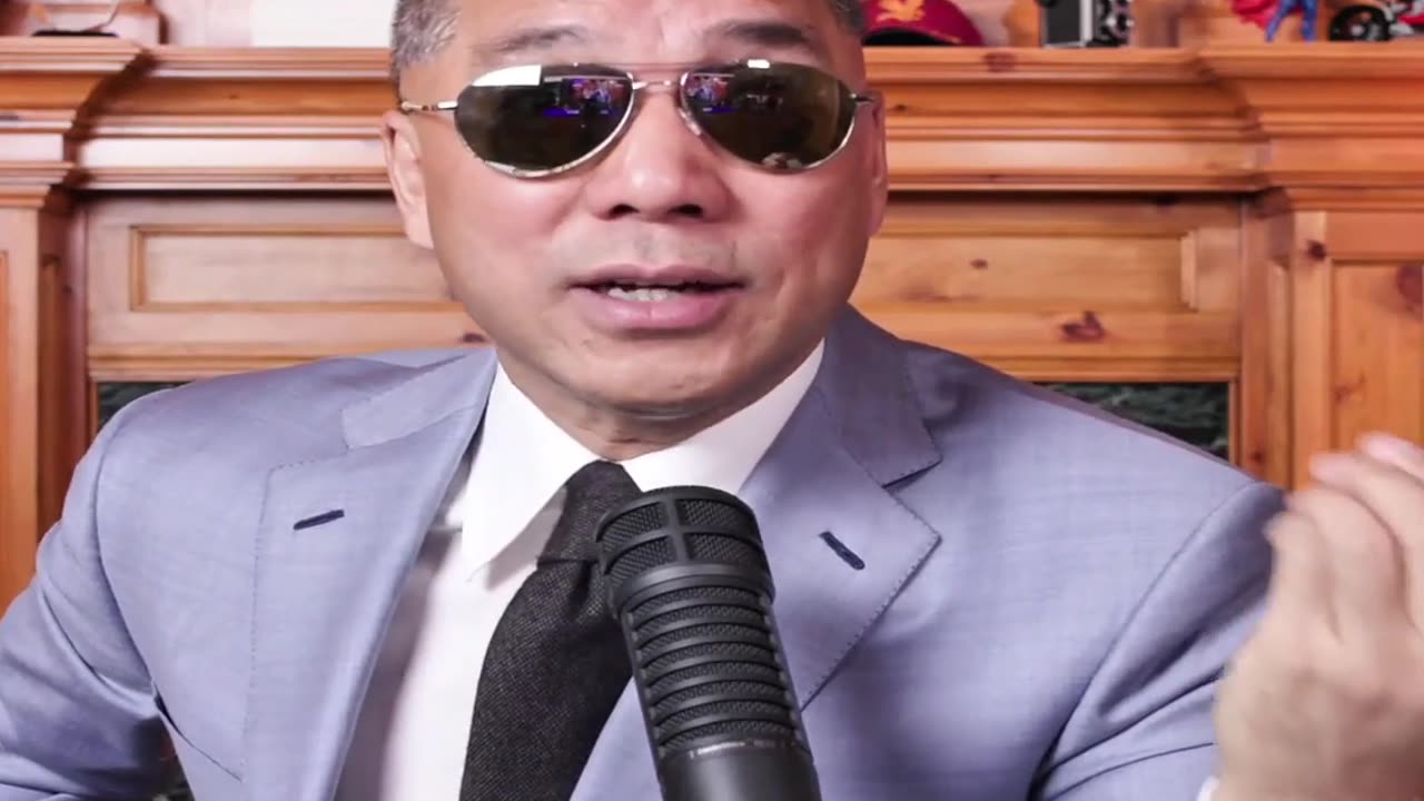 20221106文贵先生直播： #同振效应：共振时恐惧活跃，停下来就归于平静，就会麻木。一次次震一次次停，所有人就会追求平常根本不需要的东西——平静（发动战争让人们需要和平）