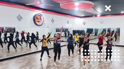 Hot MILF Zumba Moves That Will Make You Sweat! 